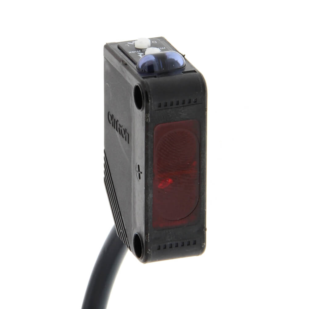 OMRON E3Z-D81 2M | Photoelectric sensor, diffuse, 100 mm, DC, 3-wire, PNP, 2 m cable (requires bracket)