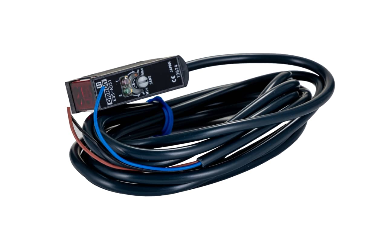 Omron E3S AD31, Diffuse Photoelectric Sensor, Block Sensor, 200 mm Detection Range