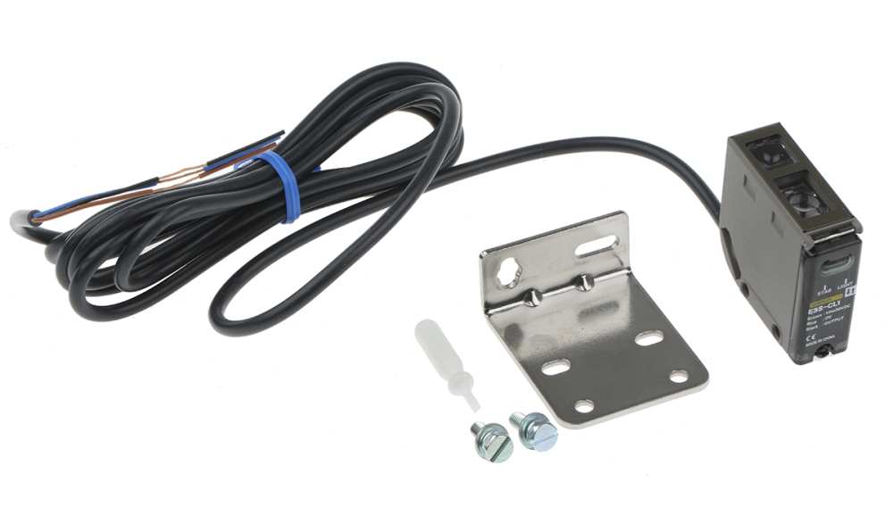 Omron E3S-CL1 2M, Background Suppression Distance Sensor, Block Sensor, 5 → 200 mm Detection Range