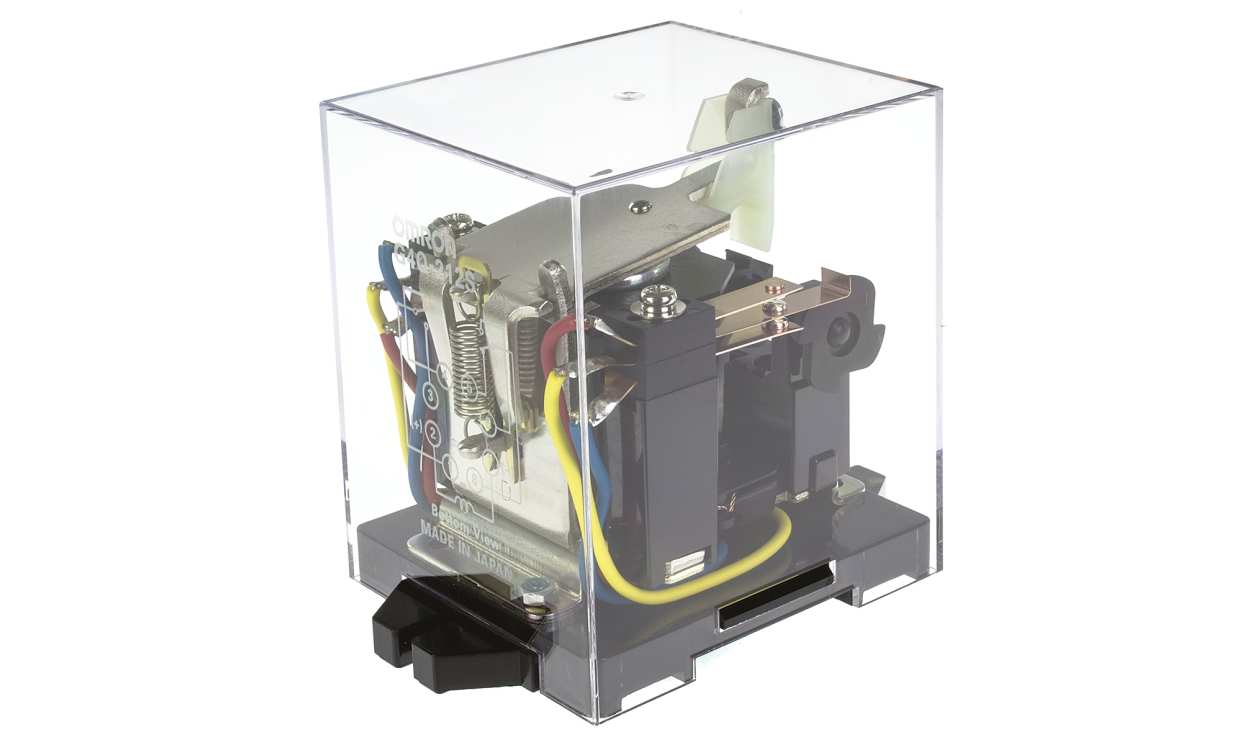 Omron G4Q-212S 12VDC, Plug In Latching Power Relay, 12V dc Coil, 5A Switching Current, DPDT