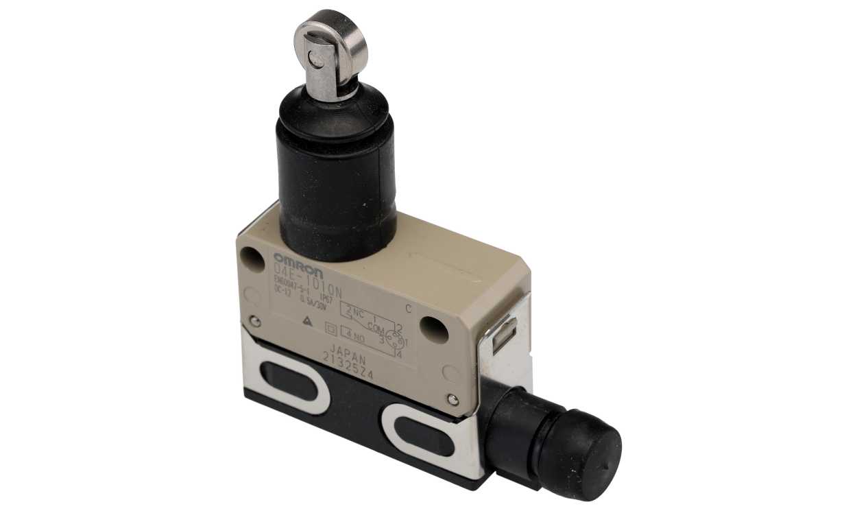 Omron D4E-1D10N, D4E Series Roller Plunger Limit Switch, IP67, SPDT, Zinc Housing, 125V ac ac Max, 1A Max