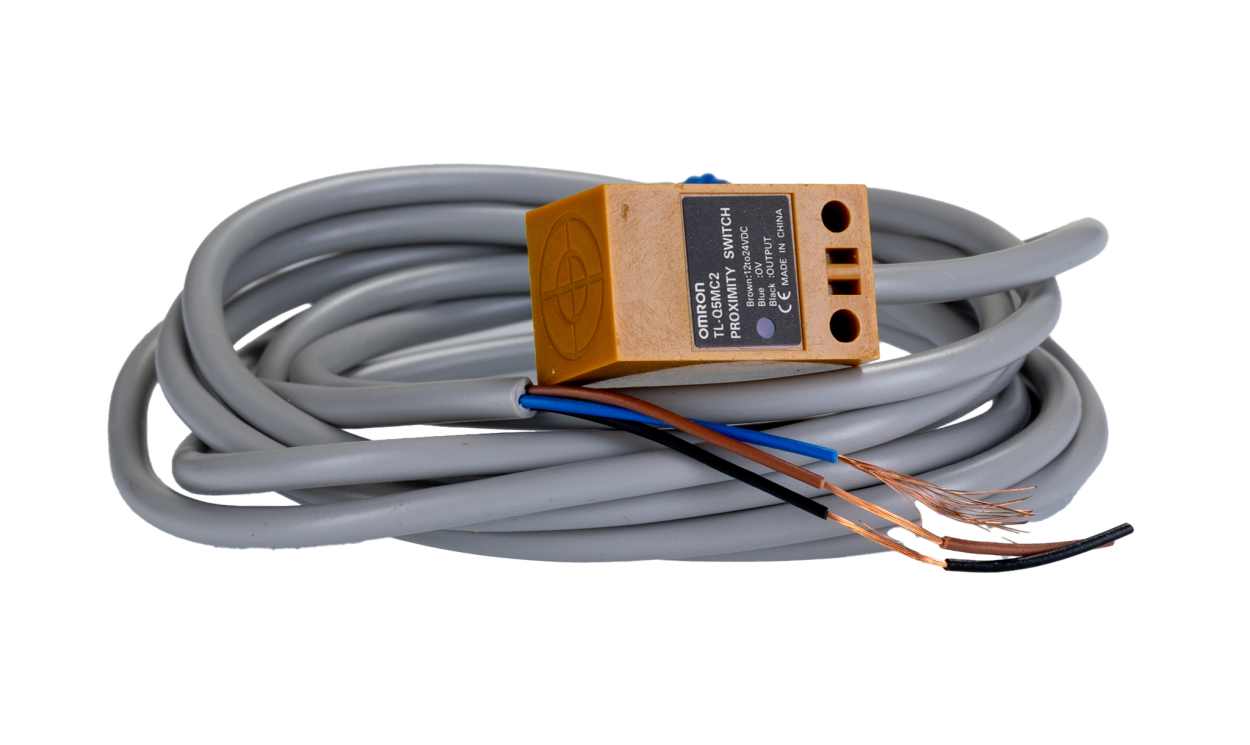 Omron TL-Q5MC2 2M, Inductive Rectangular Proximity Sensor, 5 mm Detection, NPN NC, 12 → 24 V dc - generaltechuae