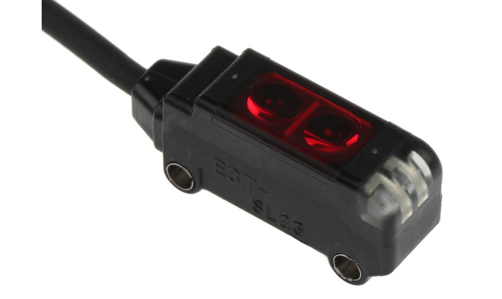 Omron E3T-SL23 2M, Retroreflective Photoelectric Sensor, Block Sensor, 5 mm → 30 mm Detection Range