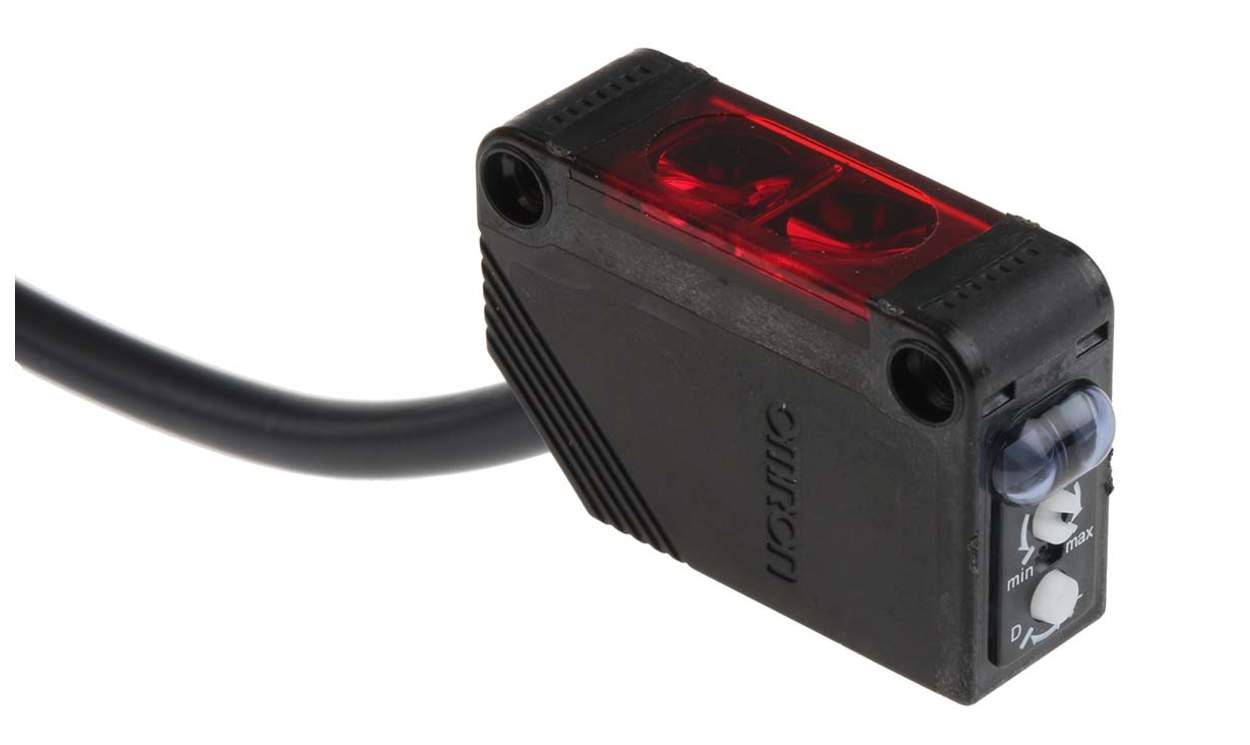 Omron E3Z-R61 2M, Retroreflective Photoelectric Sensor, Block Sensor, 100 mm → 4 m Detection Range - generaltechuae