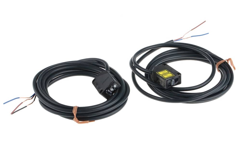 Omron E3Z-LT81 2M, Through Beam Photoelectric Sensor, Block Sensor, 60 m Detection Range