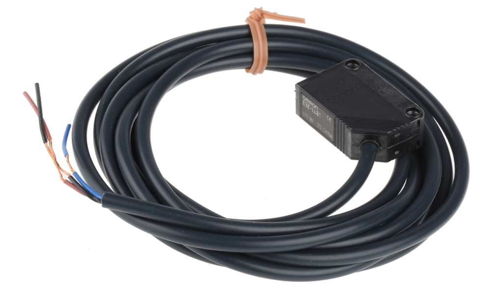 Omron E3ZLL812M, Background Suppression Distance Sensor, Block Sensor, 20 mm → 300 mm Detection Range