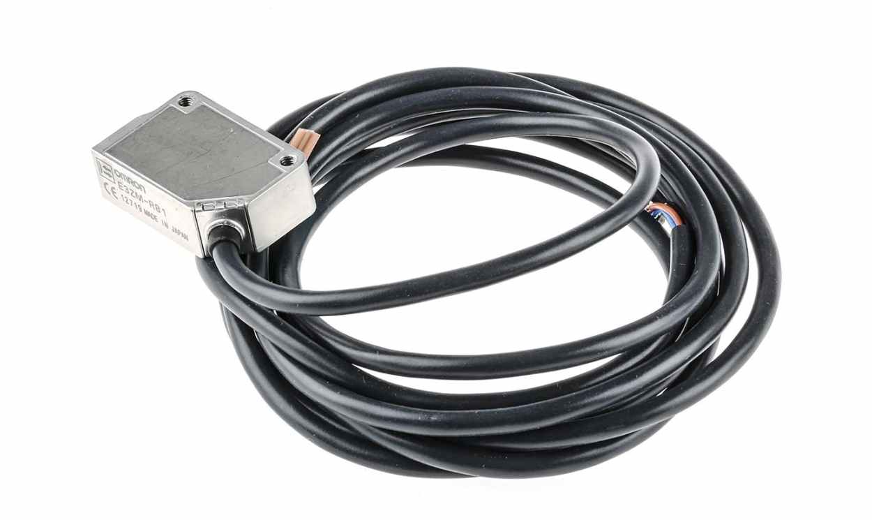 Omron E3ZM-R81 2M, Retroreflective Photoelectric Sensor, Block Sensor, 100 mm → 4 m Detection Range - generaltechuae