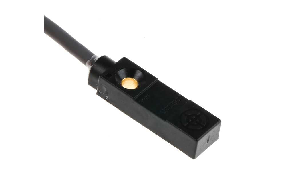 Omron TL-W1R5MB1 2M, Inductive Block Proximity Sensor, 1.5 mm Detection, PNP NO, 12 → 24 V dc