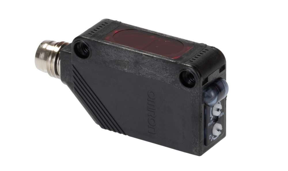 Omron E3Z-D66, Diffuse Photoelectric Sensor, Block Sensor, 5 mm → 100 mm Detection Range
