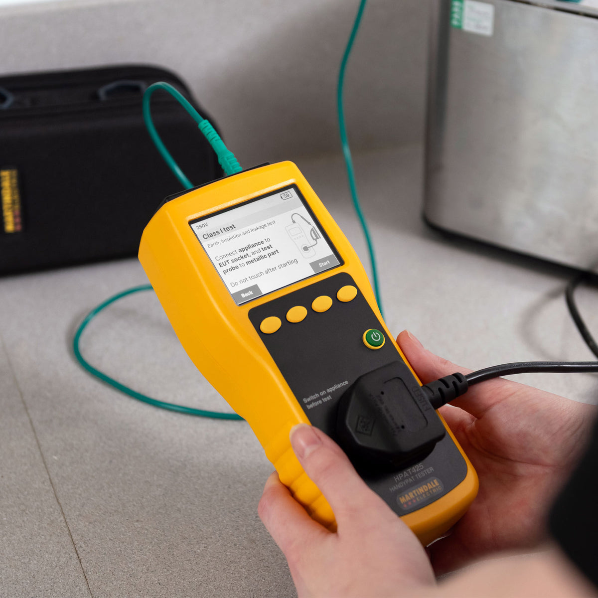 Martindale MARHPAT425 | HPAT425 Handheld PAT Tester | USB-C rechargeable, 250V/500V - generaltechuae (3)