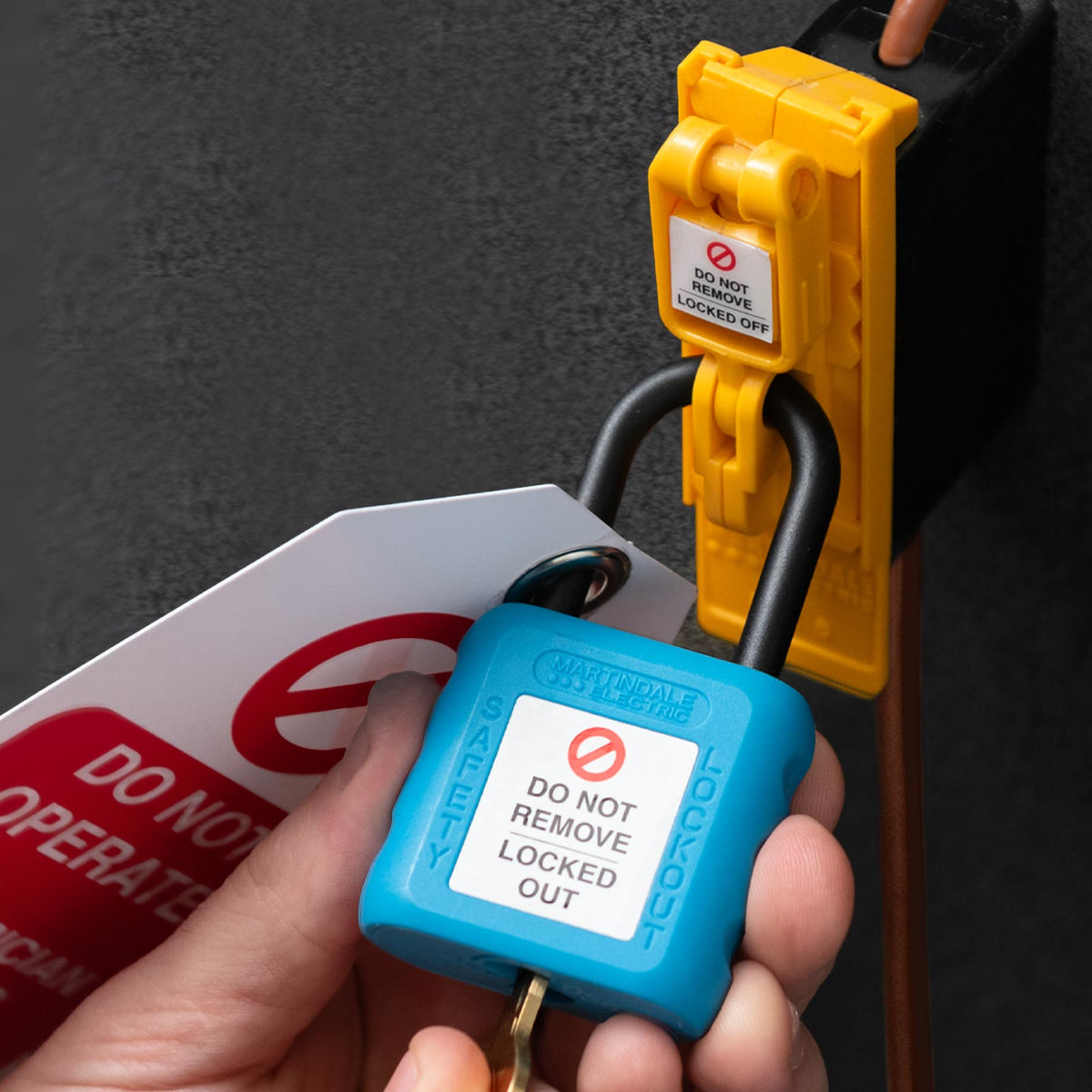 Martindale MARLOK6 | LOK6 Universal Fuse Carrier Lock | 20A to 100A - generaltechuae (4)