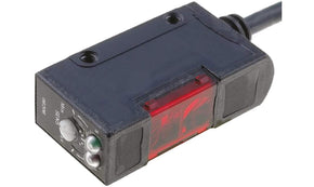 Omron E3S-AD82, Diffuse Photoelectric Sensor, Block Sensor, 700 mm Detection Range - generaltechuae