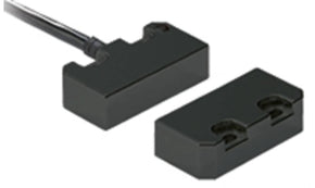 Omron F3S-TGR-NSPU-21-M1J8, F3S-TGR-N_U Series Magnetic Non-Contact Safety Switch, 24V dc, Plastic Housing, NO/2NC, M12