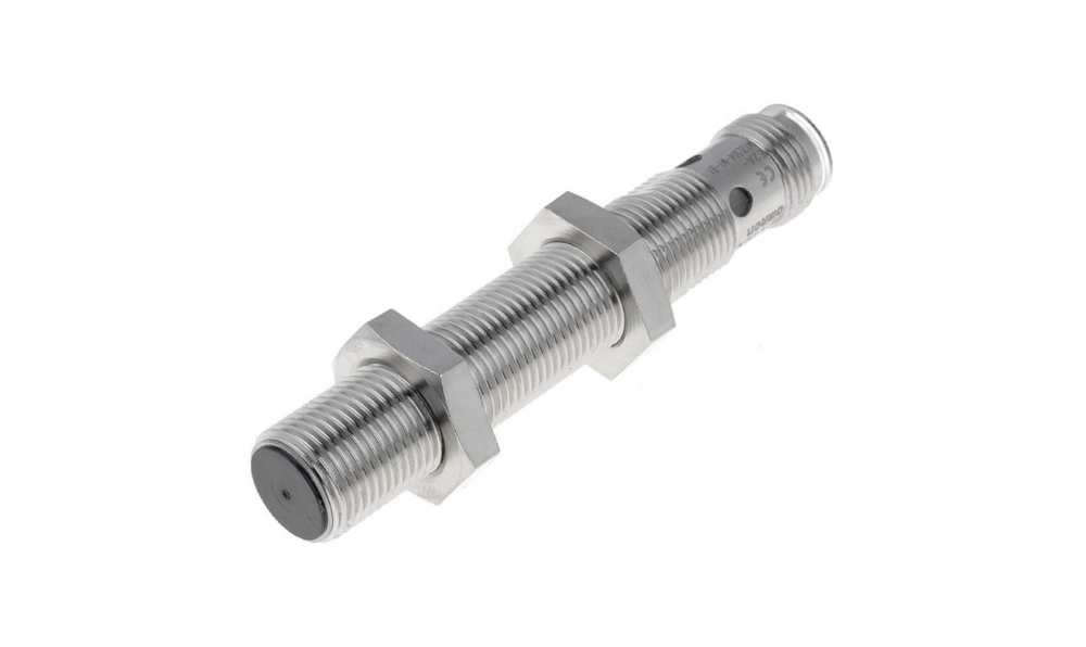 Omron E2AS12LS04M1B1, Inductive Threaded Barrel Proximity Sensor, M12, 4 mm Detection, PNP NO, 12 → 24 V dc