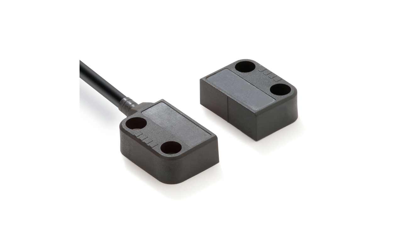 Omron F3S-TGR-NMPR-20-08-L10, F3S Series Magnetic Non-Contact Safety Switch, Plastic Housing, 2NC, M8