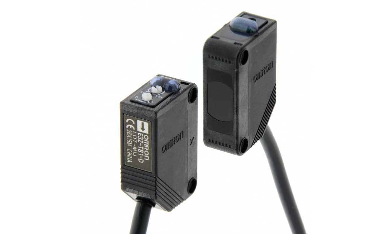 Omron E3Z-T81-IL3 2M, Through Beam Photoelectric Sensor, Block Sensor, 15 m Detection Range