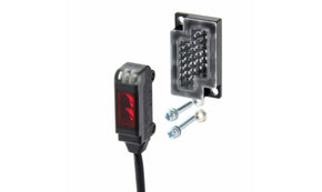 Omron E3T-SR24 2M, Retroreflective Photoelectric Sensor, Block Sensor, 10 → 200 mm Detection Range - generaltechuae