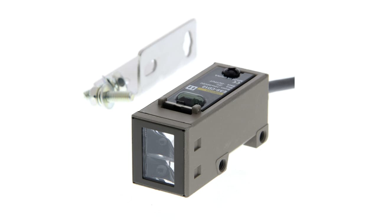 Omron E3S-CD11 2M, Diffuse Photoelectric Sensor, Block Sensor, 700 mm Detection Range