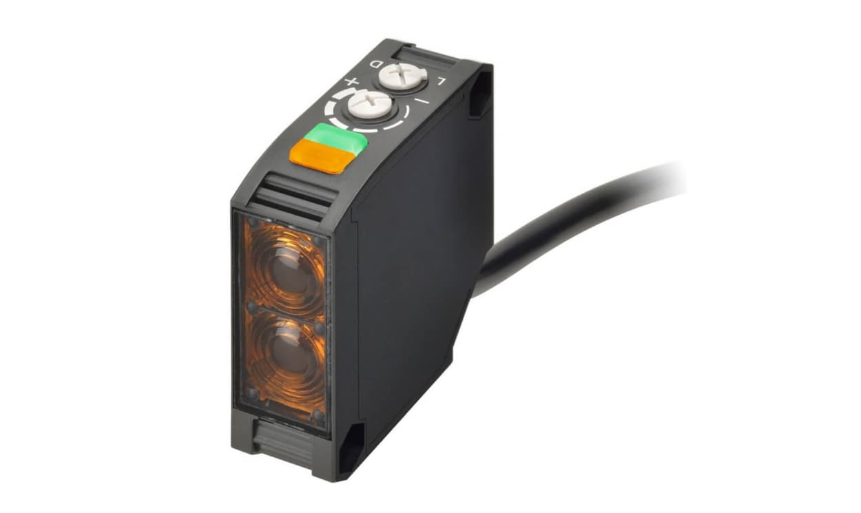 Omron E3JK-DR12 2M, Diffuse Photoelectric Sensor, Block Sensor, 300 mm Detection Range - generaltechuae