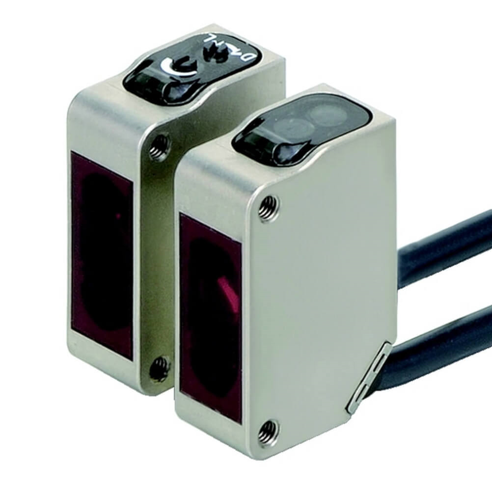 Omron E3ZM-T61 2M, Through Beam Photoelectric Sensor, Block Sensor, 15 m Detection Range
