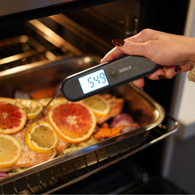 ETI 810-715 | Sizzle Waterproof Food Thermometer with Magnet | Midnight Blue, ±0.5 °C - generaltechuae (3)